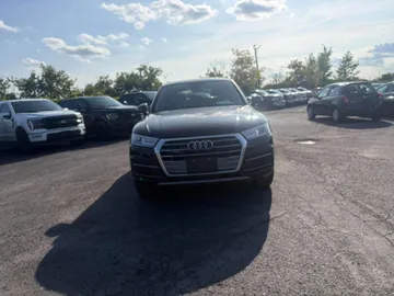 2020 Audi Q5 - image 2