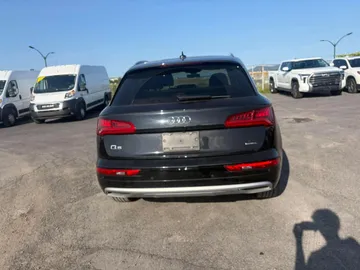 2020 Audi Q5 - image 6