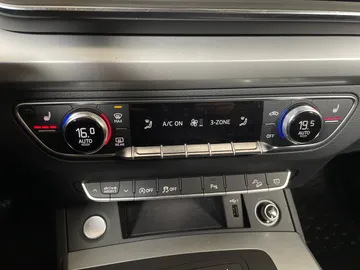 2020 Audi Q5 - image 24