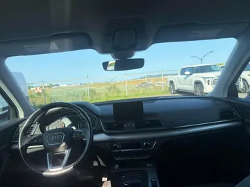 2020 Audi Q5 - image 9