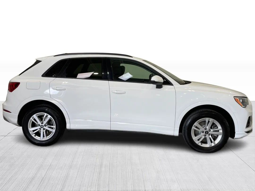 2022 Audi Q3 — photo 2
