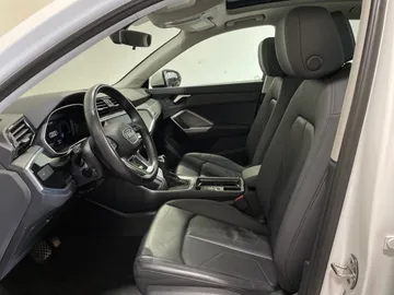2022 Audi Q3 - image 3