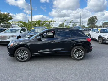 2022 Audi Q3 - image 4