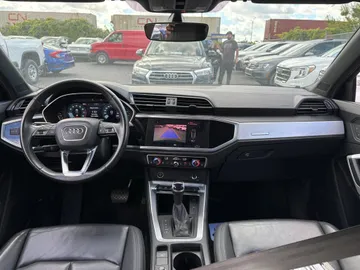 2022 Audi Q3 - image 9