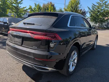 2019 Audi Q8 - image 3