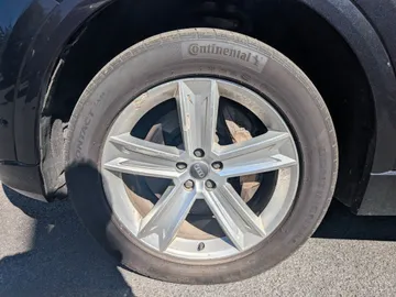 2019 Audi Q8 - image 7
