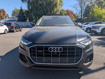 2019 Audi Q8 - image 2