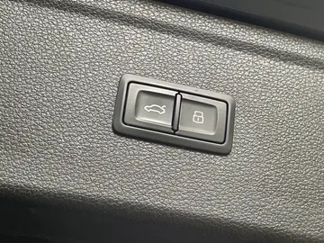 2018 Audi Q5 - image 23