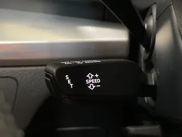 2018 Audi Q5 - image 25
