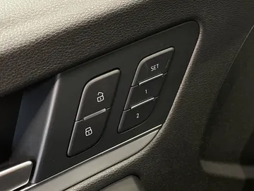 2018 Audi Q5 - image 20