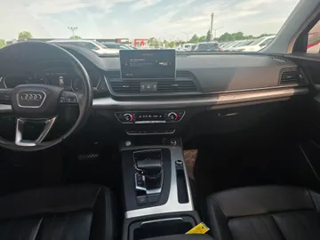2019 Audi Q5 - image 9