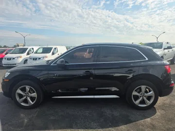 2019 Audi Q5 - image 4