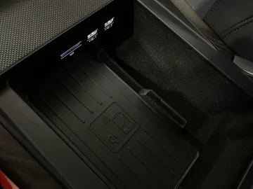 2020 Audi Q7 - image 32