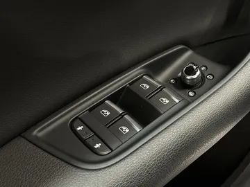 2020 Audi Q7 - image 25