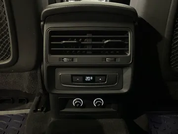 2020 Audi Q7 - image 28