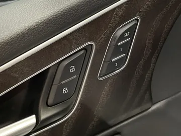 2021 Audi Q7 - image 21