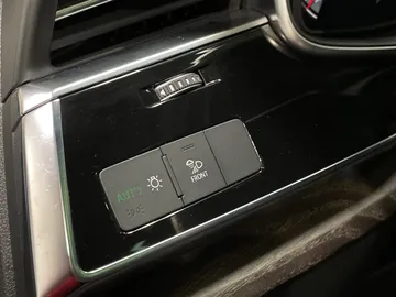2021 Audi Q7 - image 32