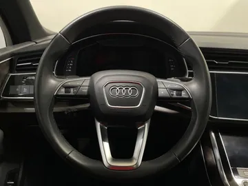2021 Audi Q7 - image 27