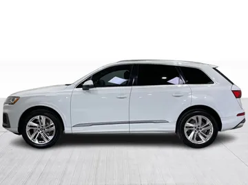 2021 Audi Q7 - image 11