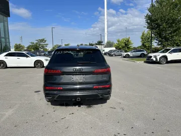 2023 Audi Q7 - image 6