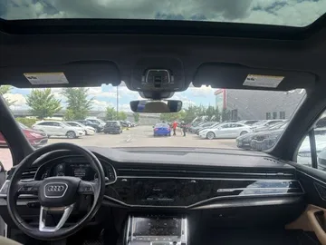 2022 Audi Q7 - image 8