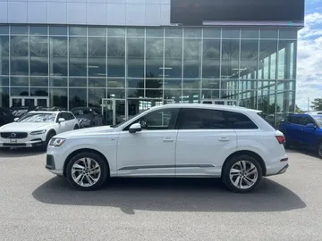 2022 Audi Q7 - image 4