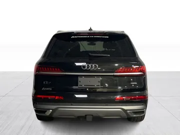 2022 Audi Q7 - image 13