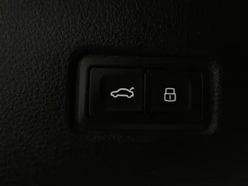 2022 Audi Q7 - image 21