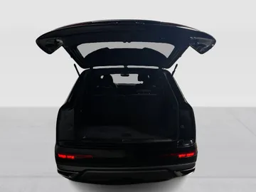 2022 Audi Q7 - image 14