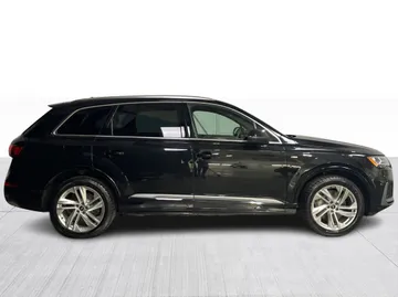 2022 Audi Q7 - image 2