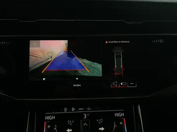 2022 Audi Q7 - image 23