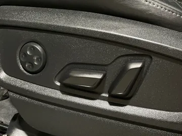 2020 Audi SQ5 - image 19