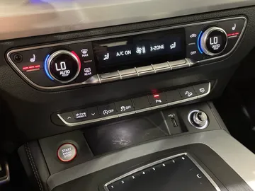 2020 Audi SQ5 - image 24