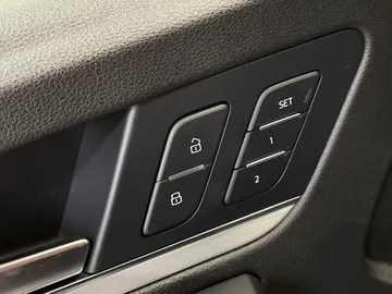 2020 Audi SQ5 - image 21