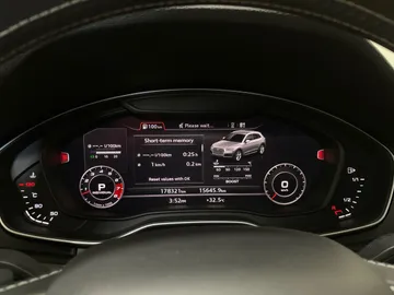 2020 Audi SQ5 - image 18