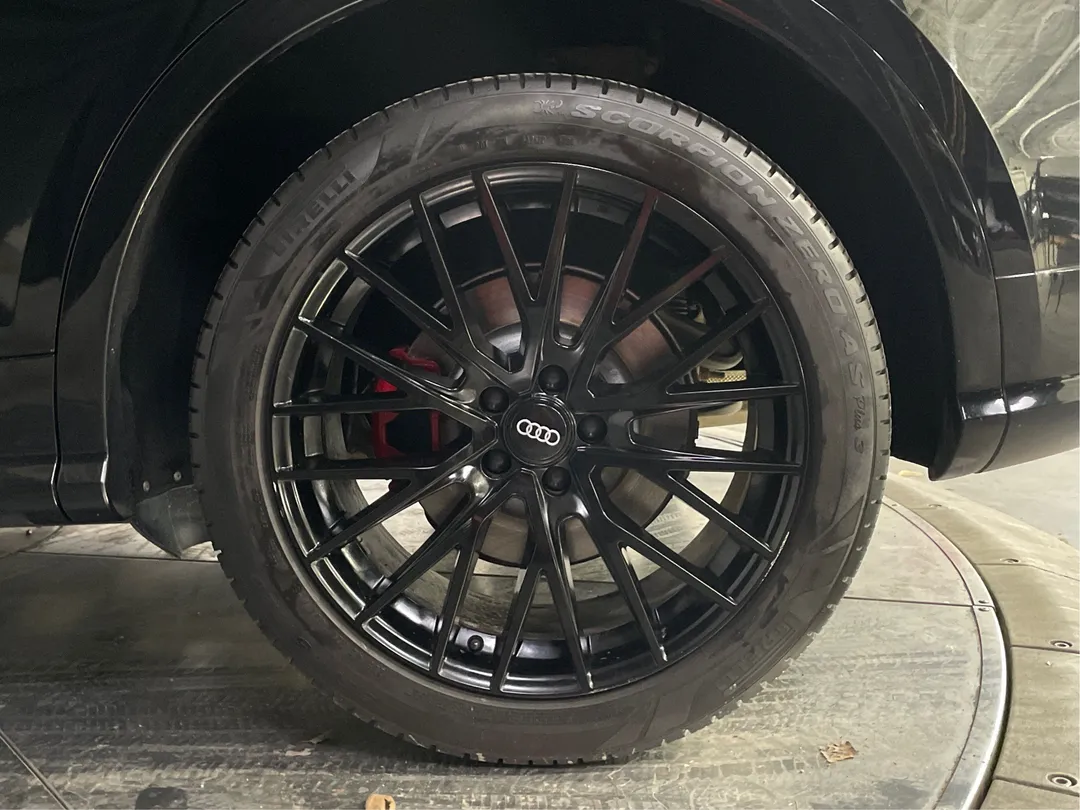 2019 Audi SQ5 — photo 6