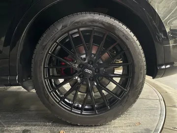 2019 Audi SQ5 - image 7