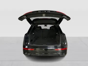 2019 Audi SQ5 - image 13
