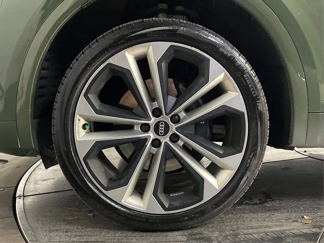 2022 Audi SQ5 — photo 6