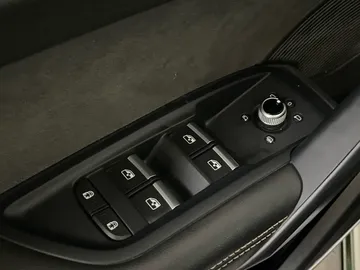 2022 Audi SQ5 - image 29