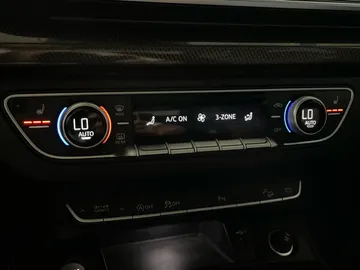 2022 Audi SQ5 - image 25