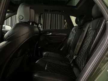 2022 Audi SQ5 - image 16