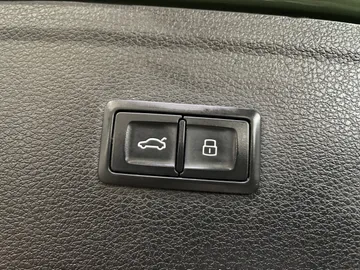 2022 Audi SQ5 - image 22