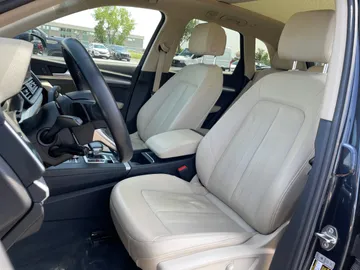 2020 Audi Q5 - image 3