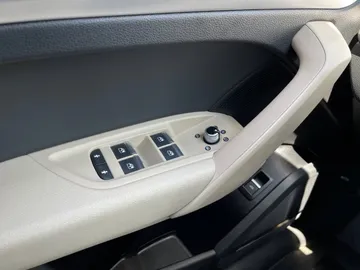 2020 Audi Q5 - image 25