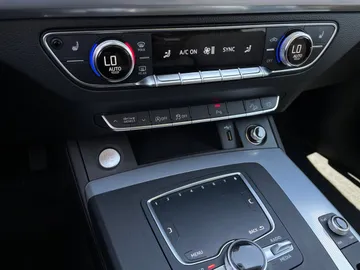 2020 Audi Q5 - image 23