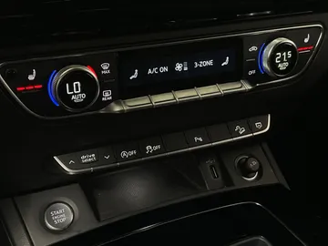 2022 Audi Q5 - image 31