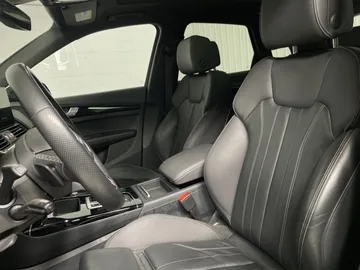 2022 Audi Q5 - image 3
