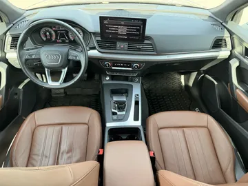2022 Audi Q5 - image 9