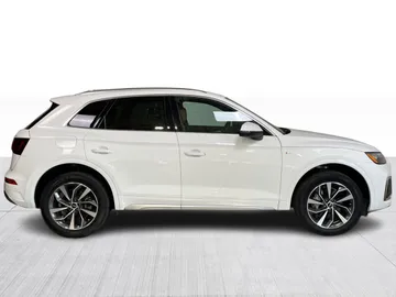 2022 Audi Q5 - image 9